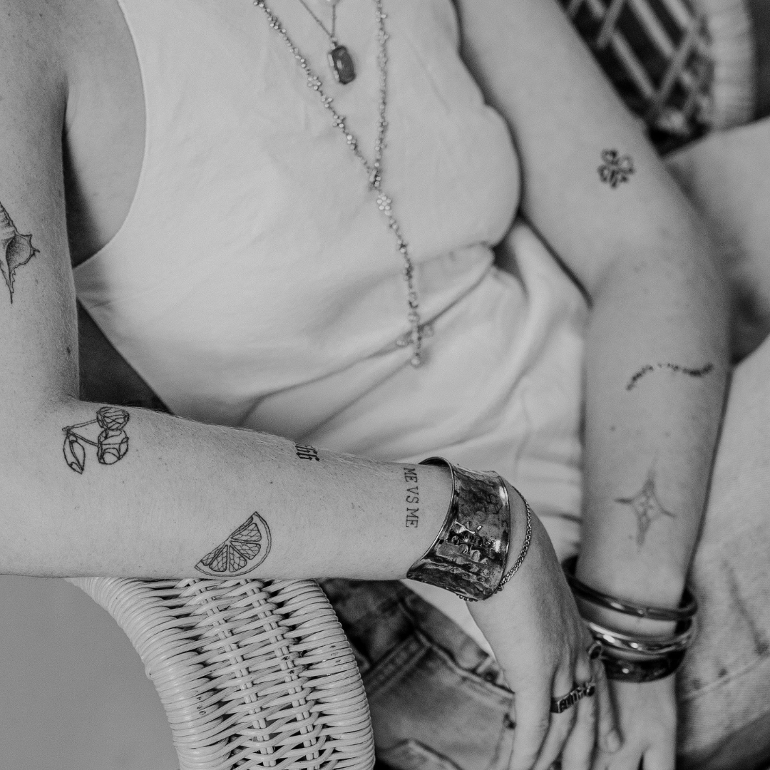 Er midlertidige tatoveringer sikre for følsom hud? 7 tips