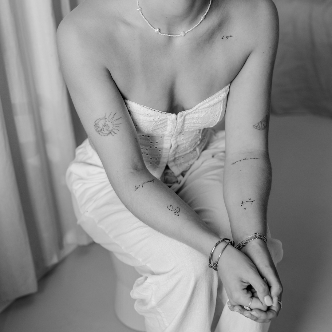 Midlertidige tatoveringer til bryllup: perfekt match med din brudekjole