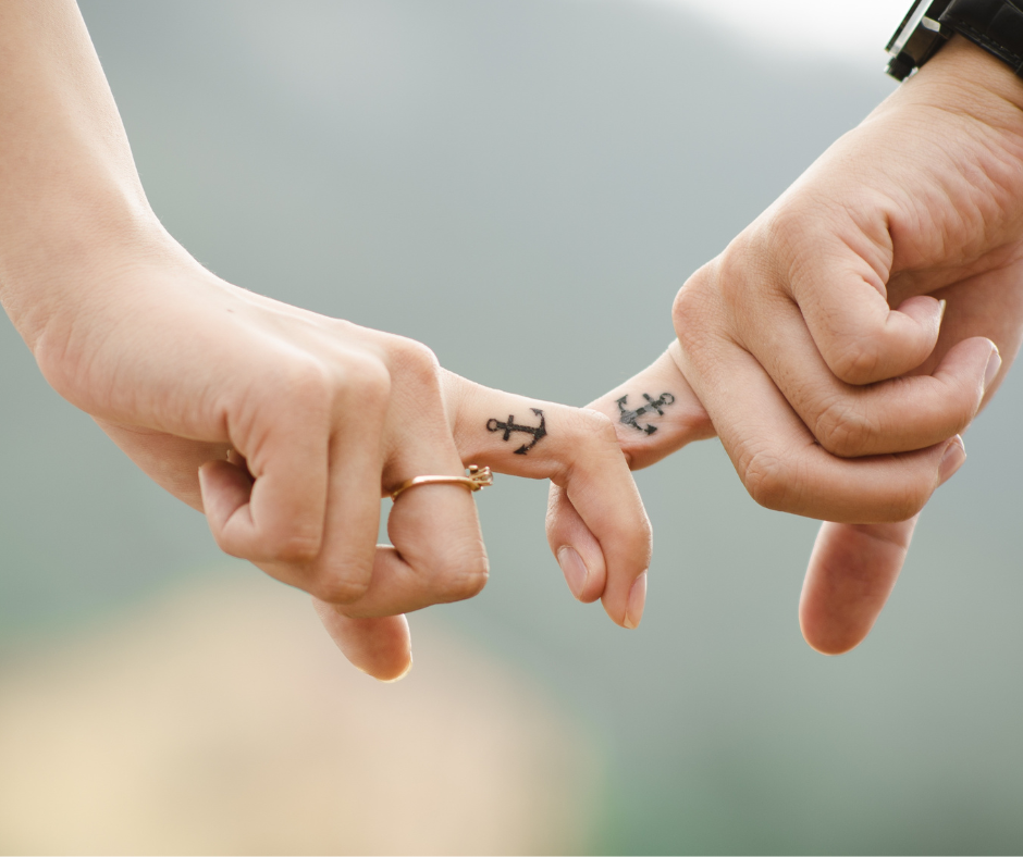 Matchende tatoveringer: 10 midlertidige tatoveringsideer til venner og mor og datter